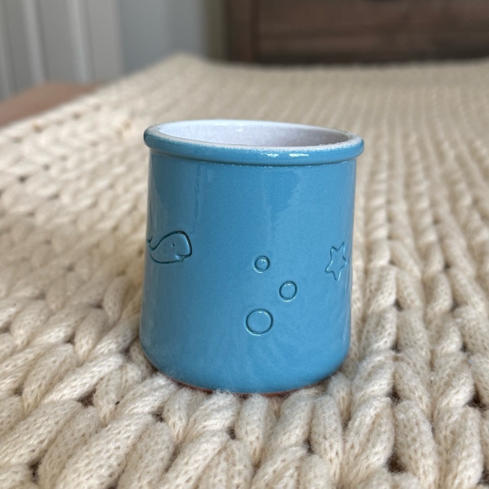 La Fermiere Blue Whale & Bubbles Embossed Glazed Terracotta Pot